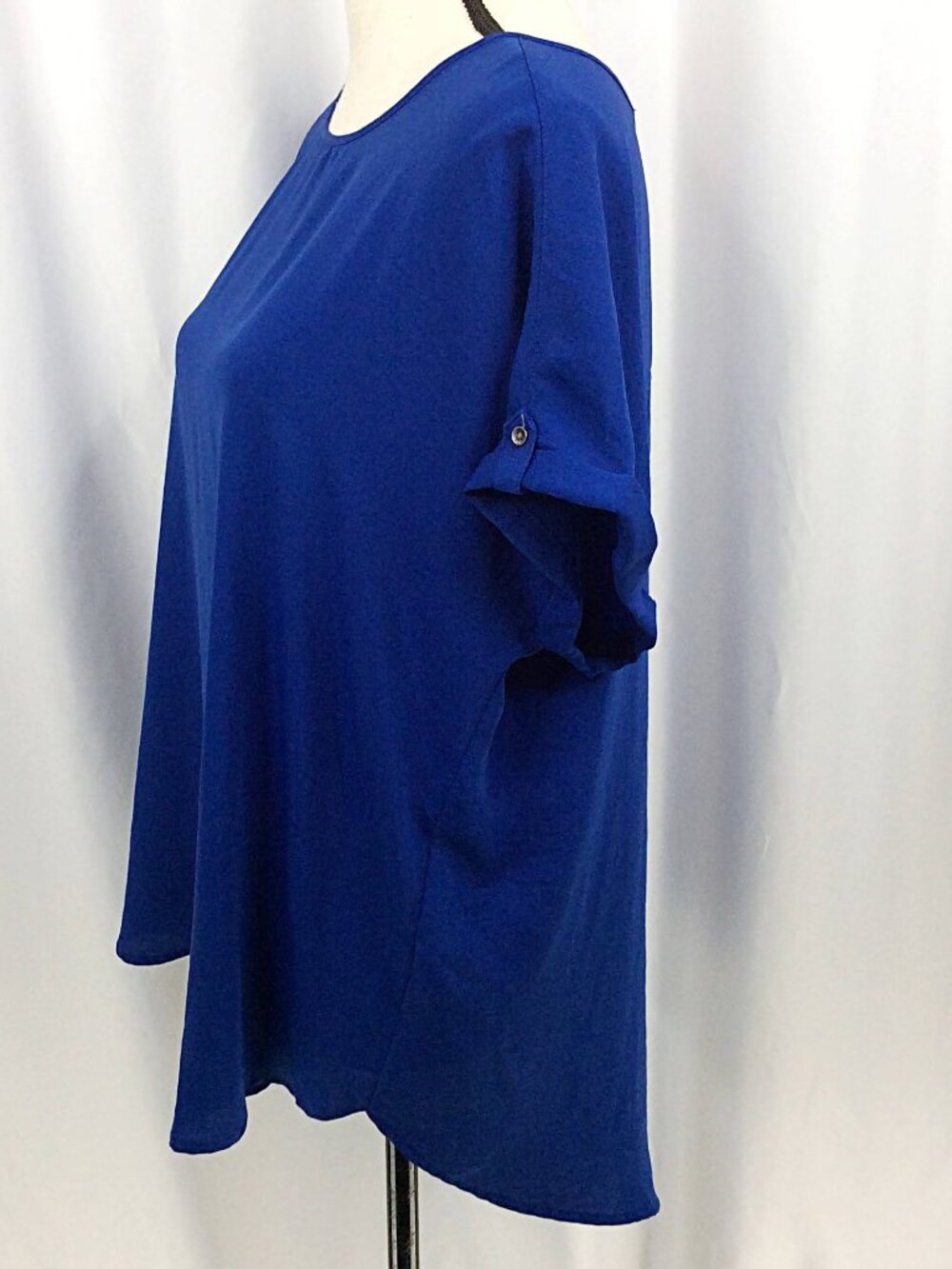 Maurices Top Women's Size 0X Royal Blue Short Roll Cuff Sleeve Back Zip - Picture 4 of 7